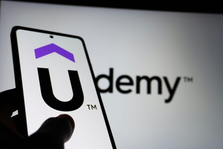 does Udemy certificate help get a job